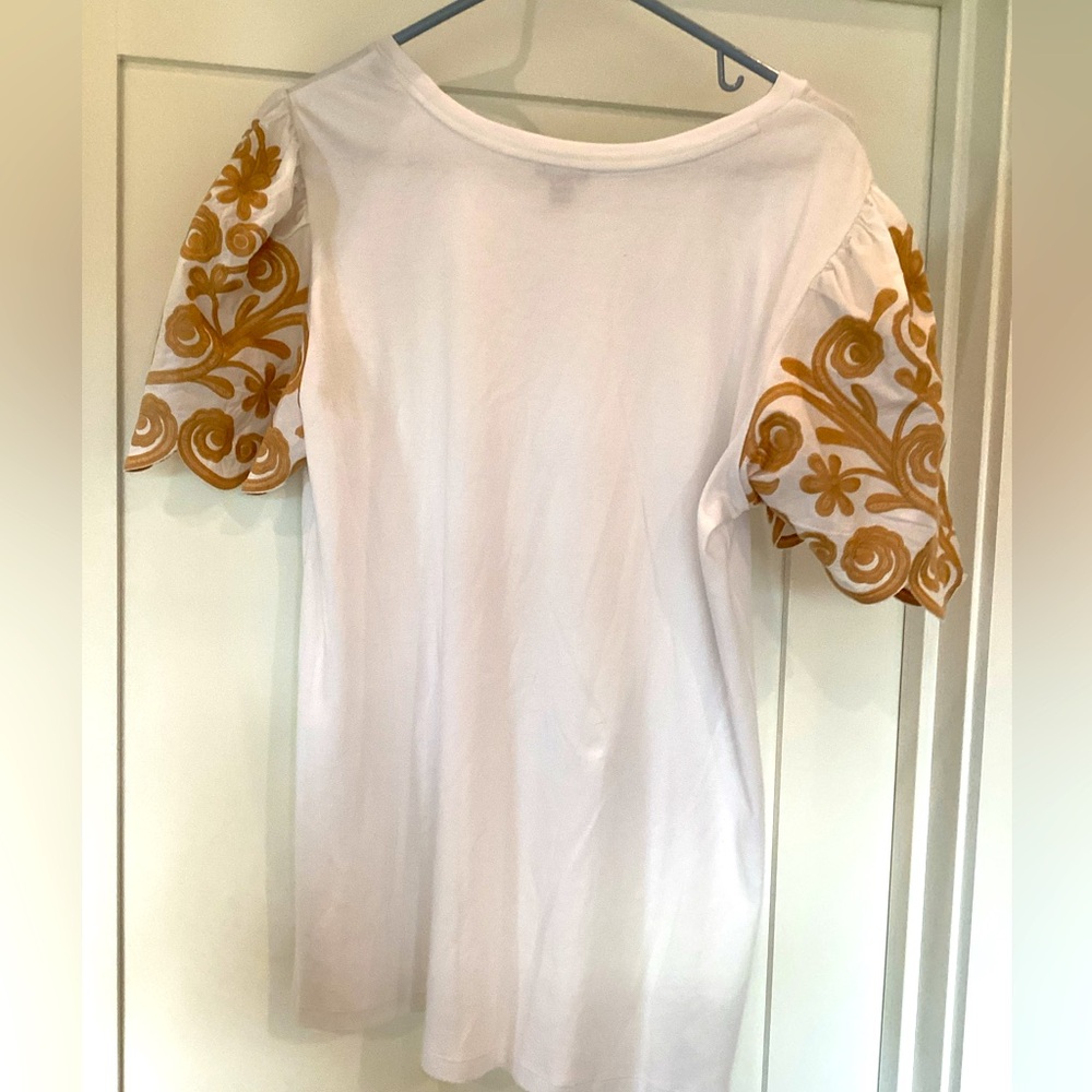 Ann Taylor embroidery sleeve t shirt size L
